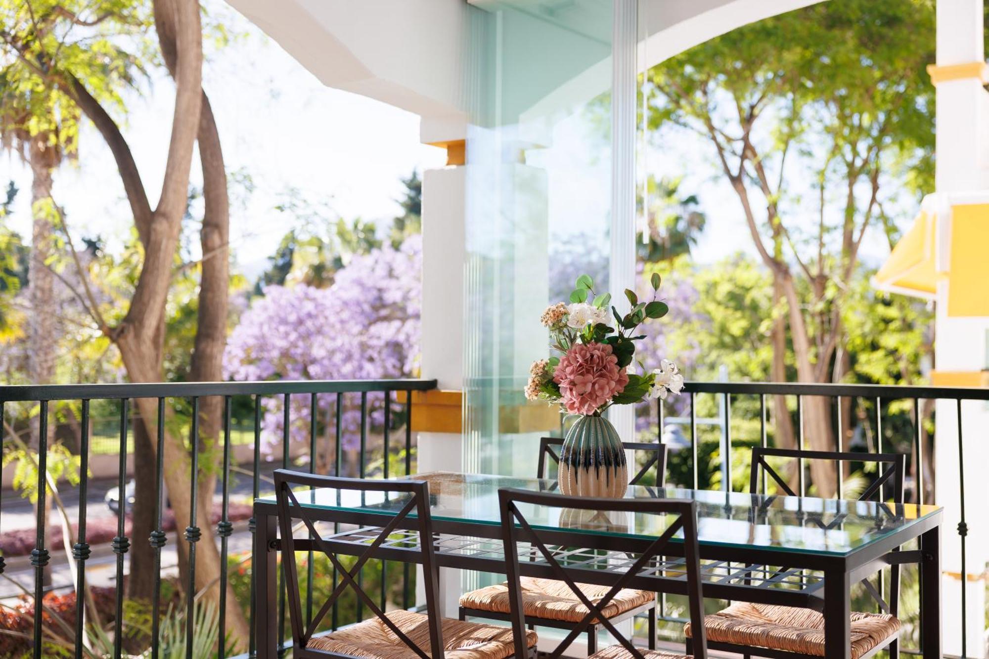 Banus - Lovely-1bdm, Terrace, 3pools