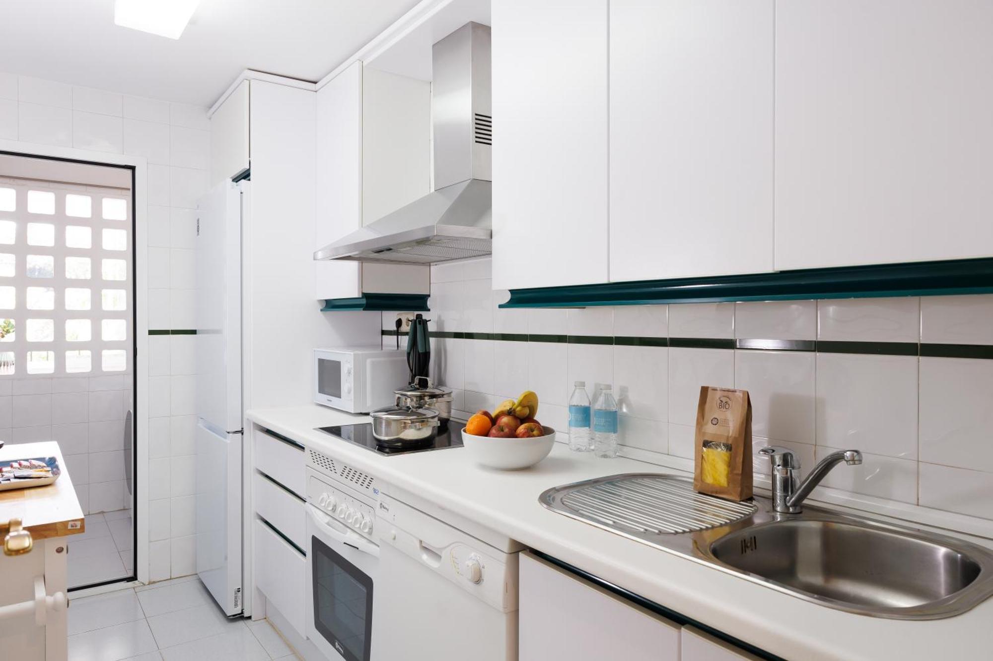 Apartamento Banus - Lovely-1bdm, Terrace, 3pools